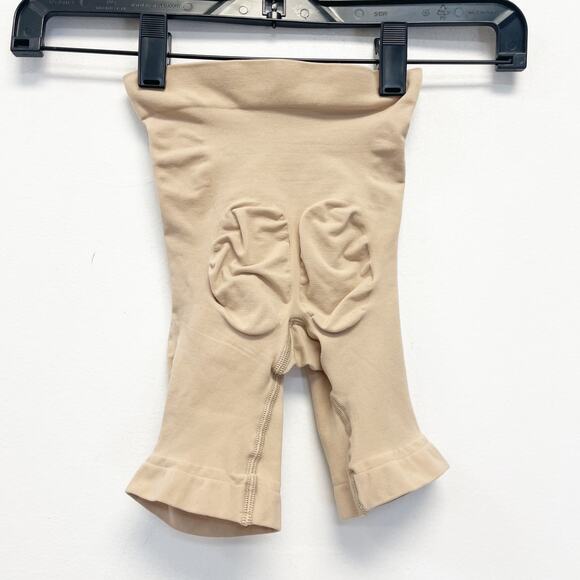 Skims Women's Seamless Sculpt Mid Thigh Shorts Sand Size XS - Picture 4 of 4